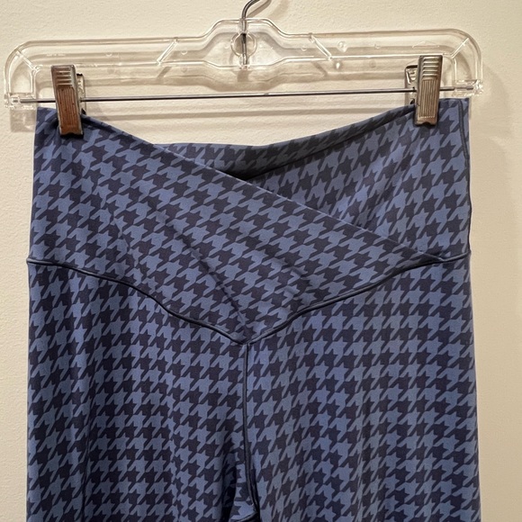 Aerie Offline Super Flare Houndstooth Legging - Picture 2 of 5